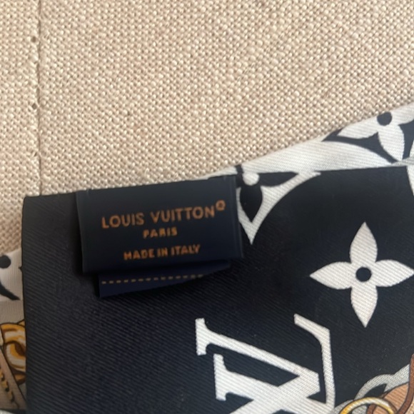 Louis Vuitton bandeau - Picture 3 of 4